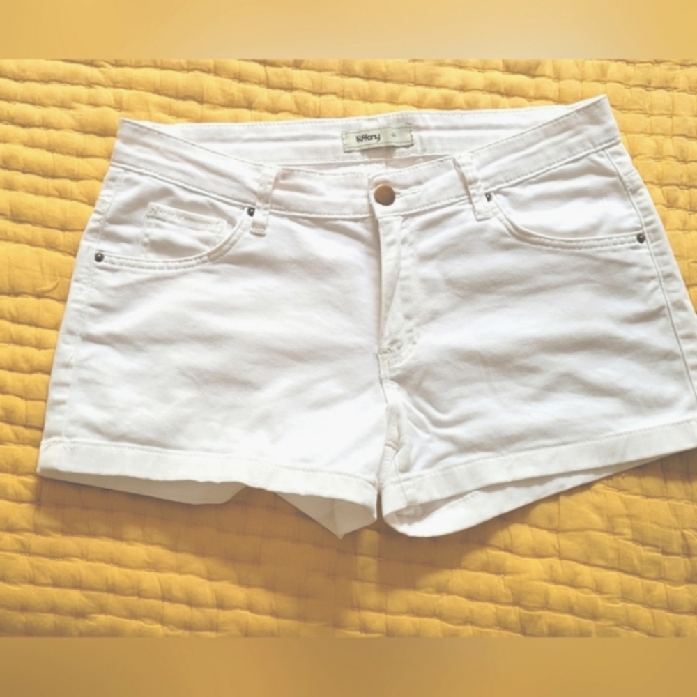 Women Tiffany Brand white pre-loved shorts Medium - Picture 5 of 9